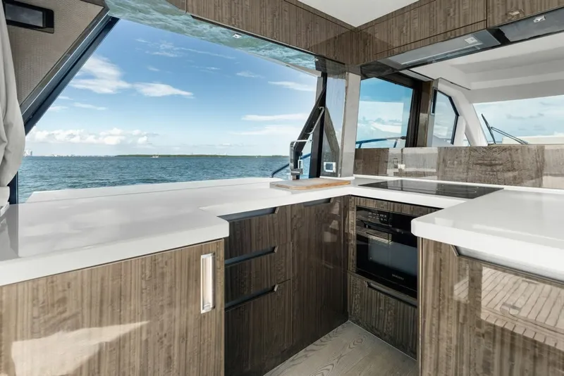 Slide: The Image of Galeon 53 2021 - 8331249