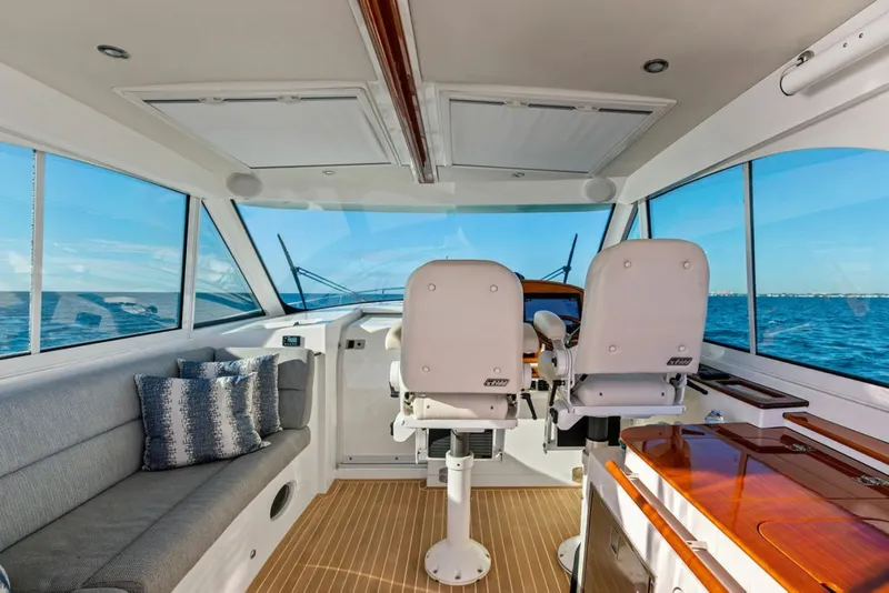 Slide: The Image of Hinckley Yachts 40 2020 - 8438616