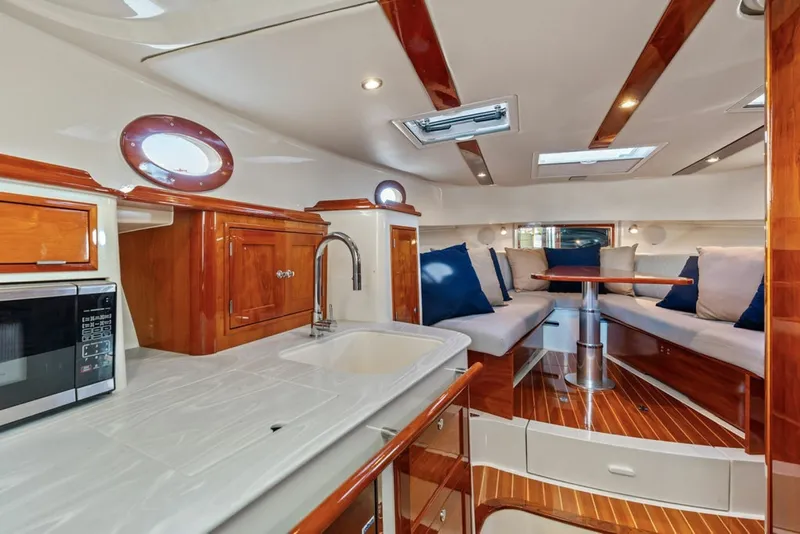Slide: The Image of Hinckley Yachts 40 2020 - 8438624