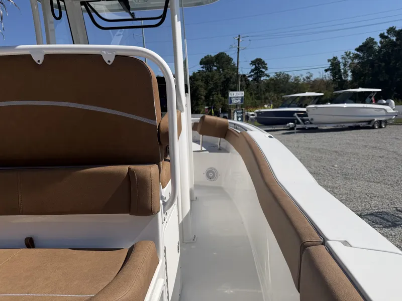 Slide: The Image of Sea Hunt Ultra 239SE 2023 - 8331722