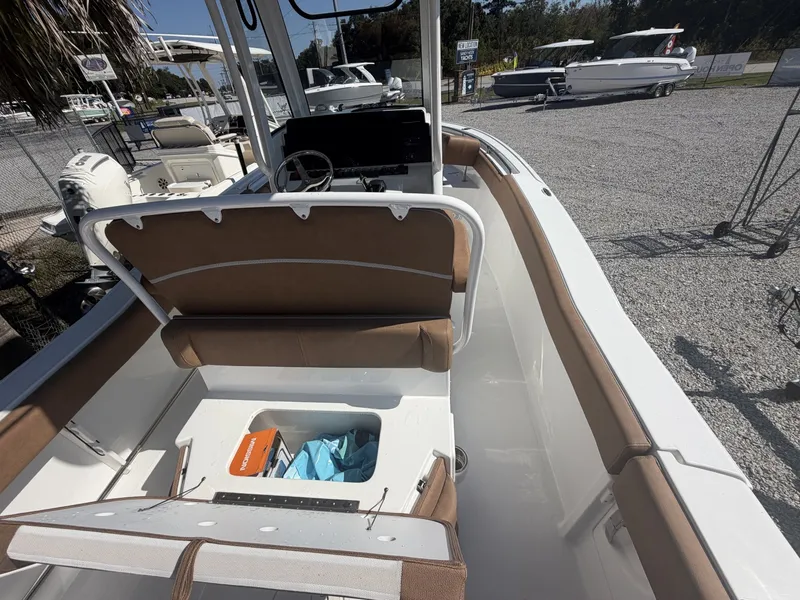 Slide: The Image of Sea Hunt Ultra 239SE 2023 - 8331728