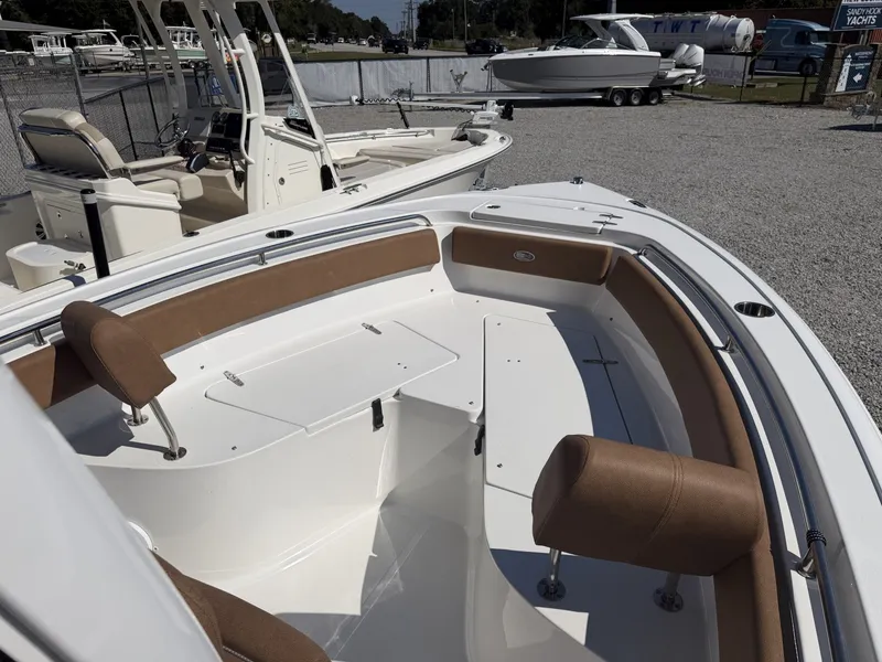 Slide: The Image of Sea Hunt Ultra 239SE 2023 - 8331723