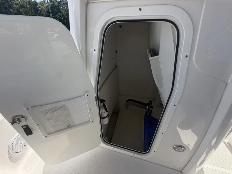 Slide: The Image of Sea Hunt Ultra 239SE 2023 - 8331736