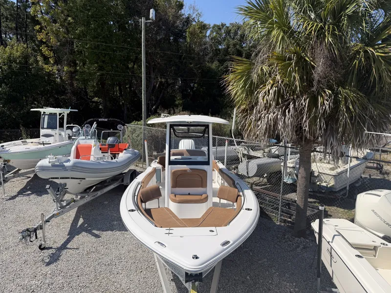 Slide: The Image of Sea Hunt Ultra 239SE 2023 - 8331712
