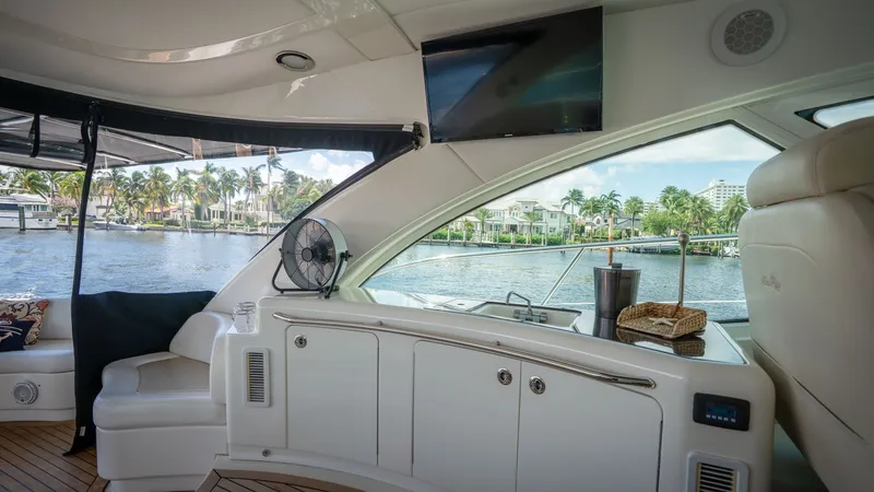 Slide: The Image of Sea Ray 580 Sundancer 2012 - 8331759