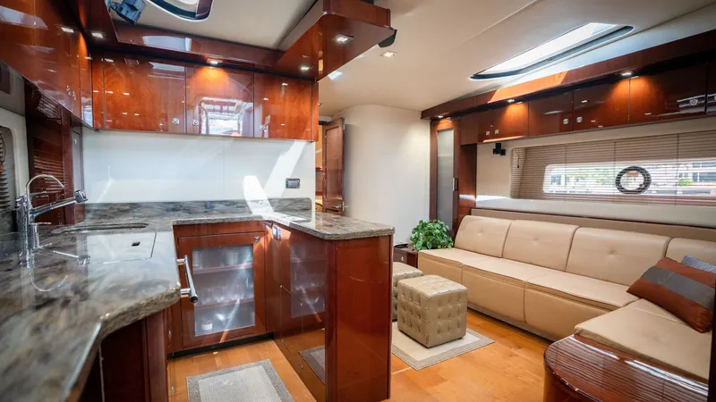 Slide: The Image of Sea Ray 580 Sundancer 2012 - 8331770
