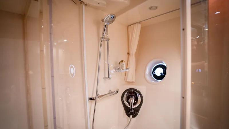 Slide: The Image of Sea Ray 580 Sundancer 2012 - 8331782