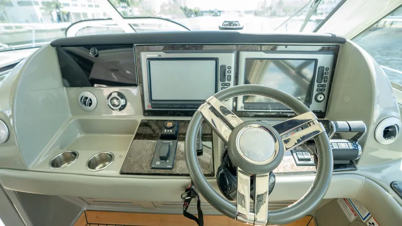 Slide: The Image of Sea Ray 580 Sundancer 2012 - 8331761