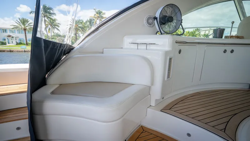 Slide: The Image of Sea Ray 580 Sundancer 2012 - 8331757