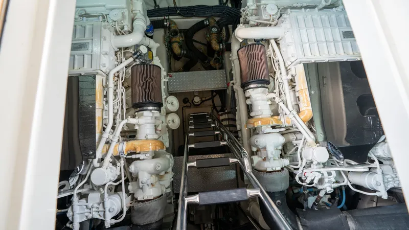 Slide: The Image of Sea Ray 580 Sundancer 2012 - 8331783
