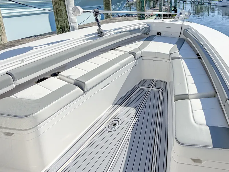 Slide: The Image of Regulator Marine 28 Forward Seating 2020 - 8376596