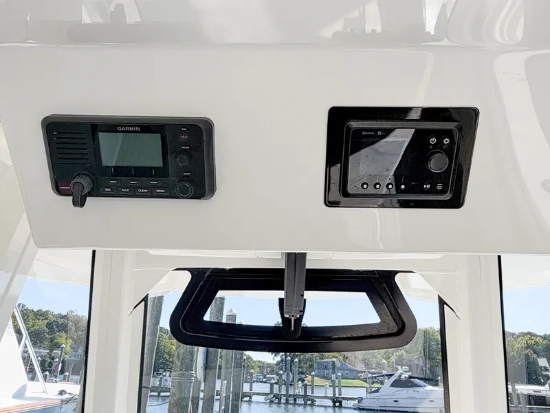 Slide: The Image of Regulator Marine 28 Forward Seating 2020 - 8376590