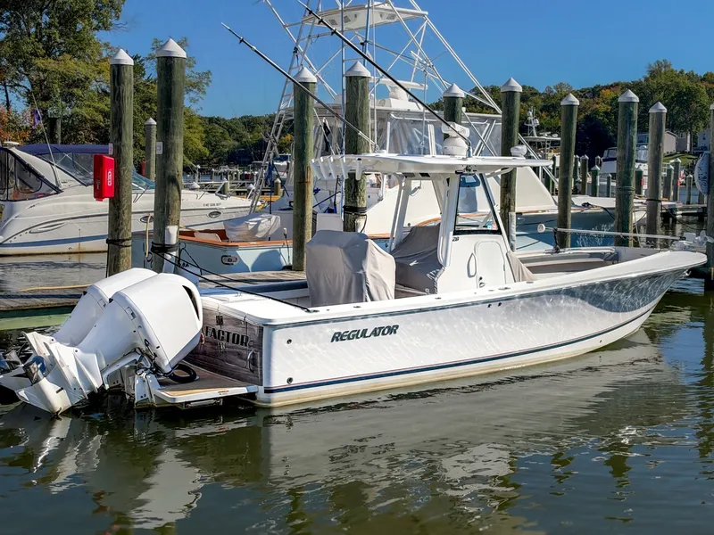 The Image of Regulator Marine 28 Forward Seating 2020 - 8425419