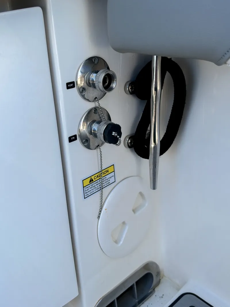Slide: The Image of Regulator Marine 28 Forward Seating 2020 - 8376612