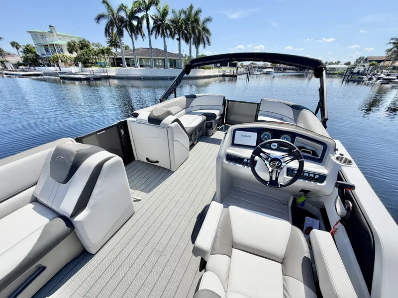 Slide: The Image of Avalon 23 2023 - 8381759