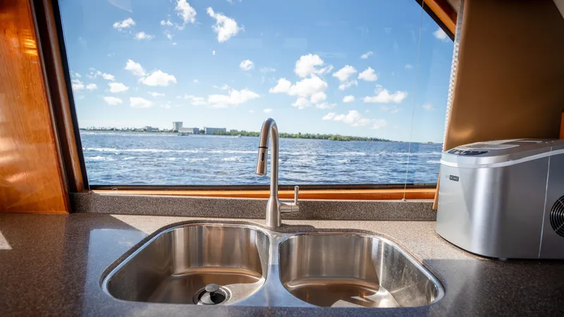 Slide: The Image of Navigator 5100 Motor Yacht 2008 - 8381792