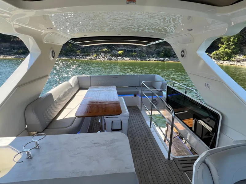 Slide: The Image of Sea Ray FLY 520 2018 - 8383141