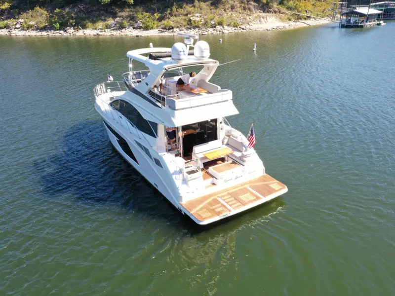 Slide: The Image of Sea Ray FLY 520 2018 - 8383122