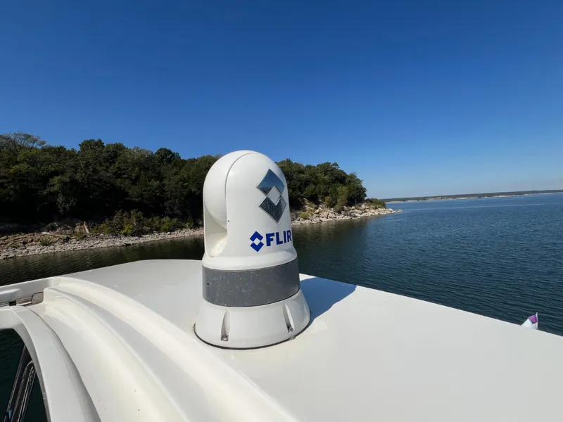 Slide: The Image of Sea Ray FLY 520 2018 - 8383157