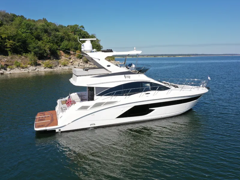 Slide: The Image of Sea Ray FLY 520 2018 - 8383119