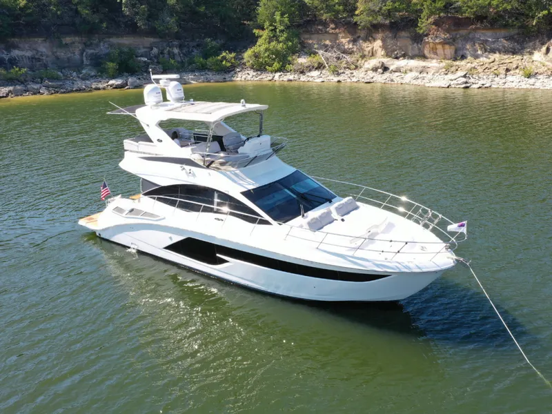 Slide: The Image of Sea Ray FLY 520 2018 - 8383118