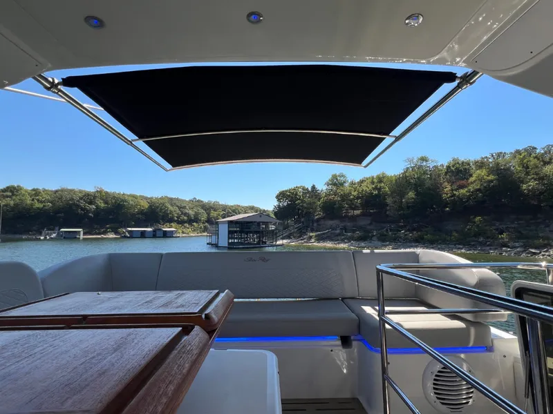 Slide: The Image of Sea Ray FLY 520 2018 - 8383153