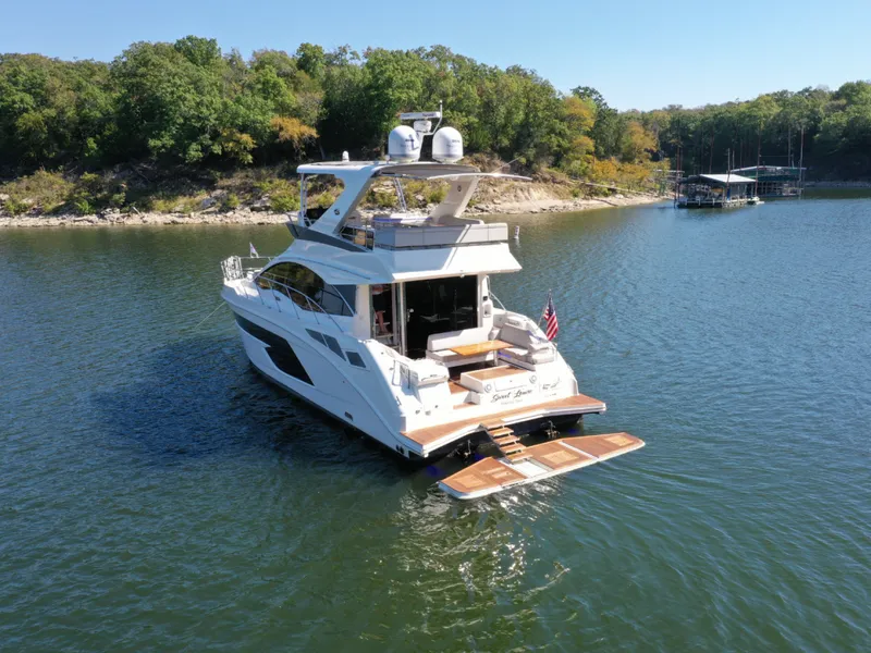 Slide: The Image of Sea Ray FLY 520 2018 - 8383124