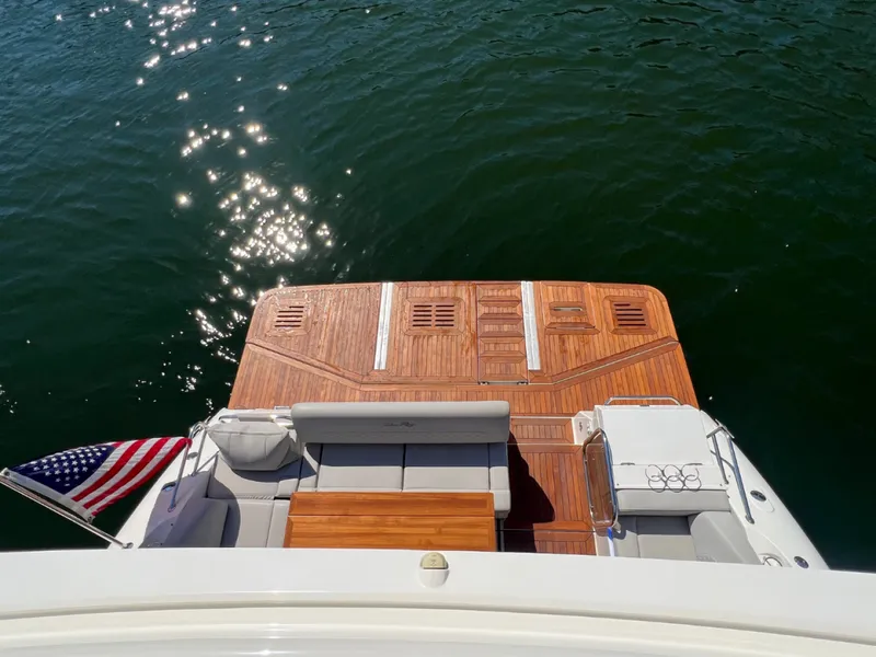 Slide: The Image of Sea Ray FLY 520 2018 - 8383128