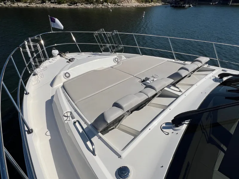 Slide: The Image of Sea Ray FLY 520 2018 - 8383160