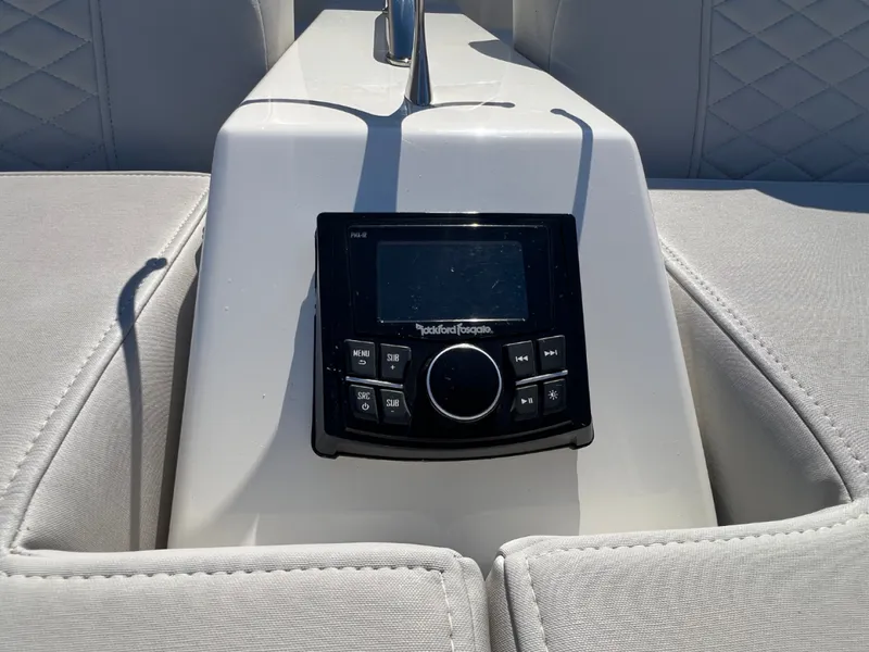 Slide: The Image of Sea Ray FLY 520 2018 - 8383164