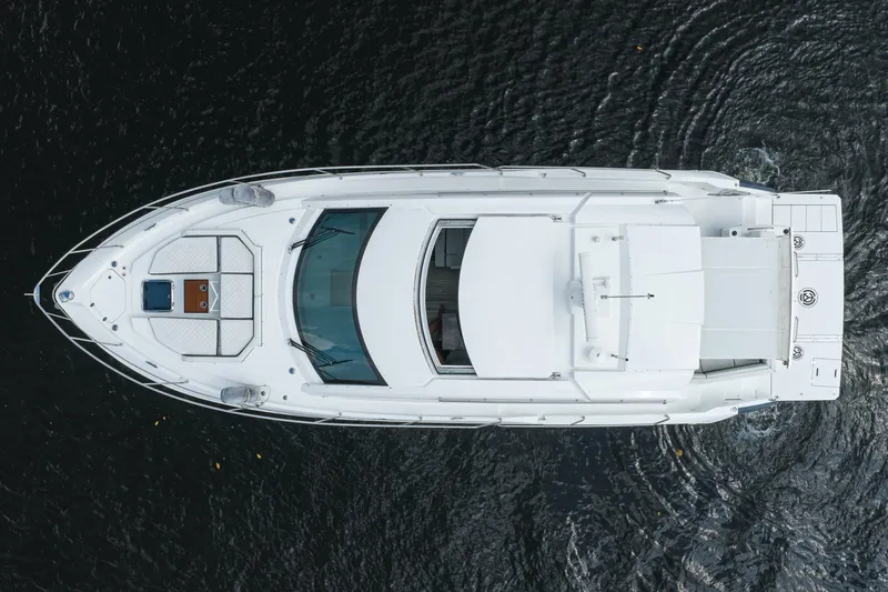 Slide: The Image of Cruisers Yachts 46 Cantius 2020 - 8391600