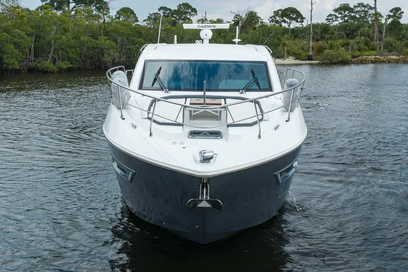 Slide: The Image of Cruisers Yachts 46 Cantius 2020 - 8391595