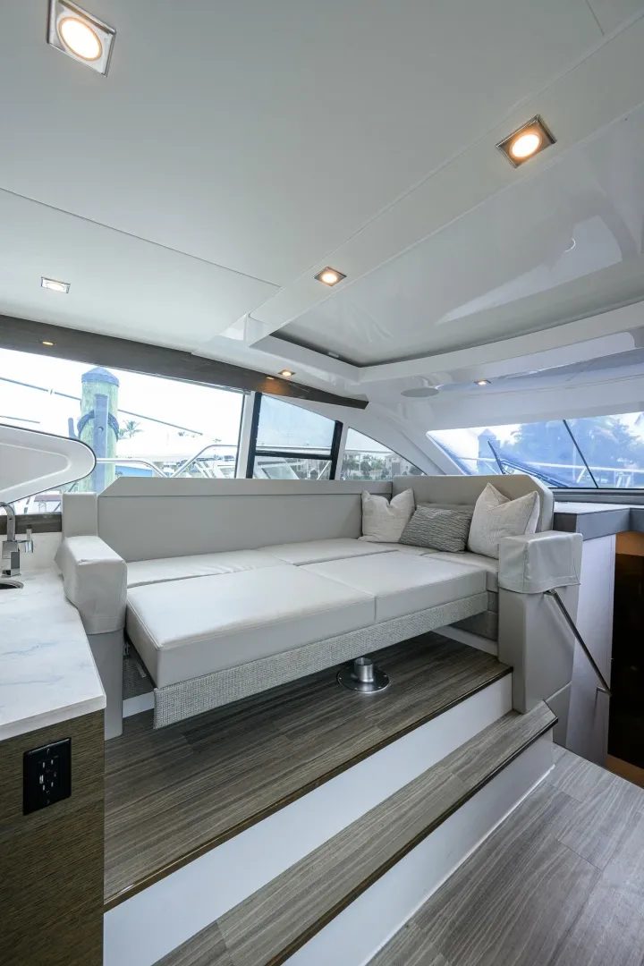 Slide: The Image of Cruisers Yachts 46 Cantius 2020 - 8391553