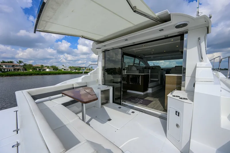 Slide: The Image of Cruisers Yachts 46 Cantius 2020 - 8391578