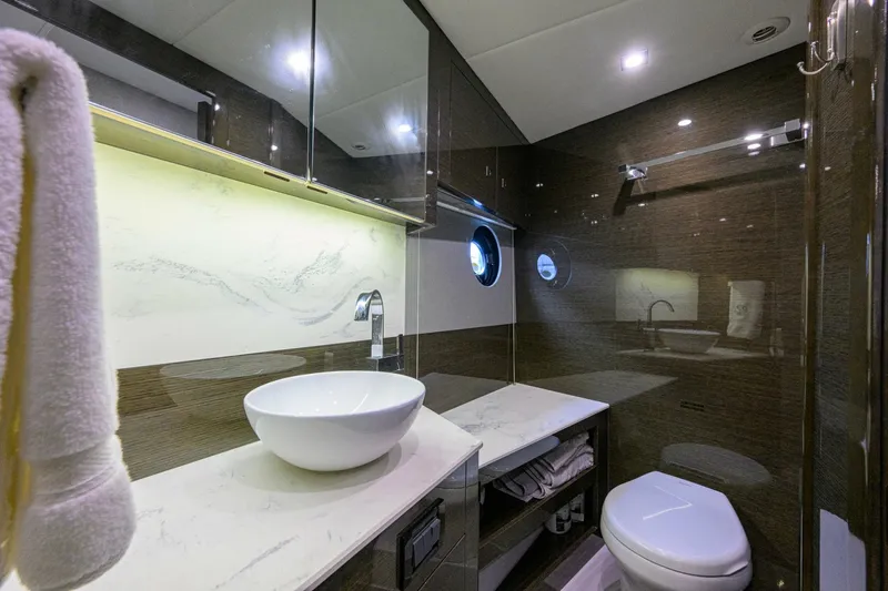 Slide: The Image of Cruisers Yachts 46 Cantius 2020 - 8391569