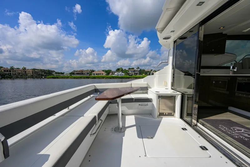 Slide: The Image of Cruisers Yachts 46 Cantius 2020 - 8391575