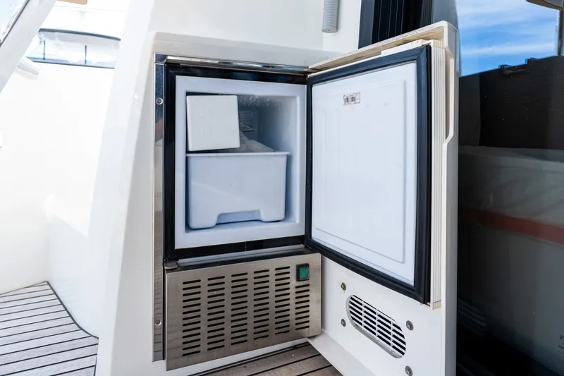 Slide: The Image of Prestige 460 2022 - 8437584