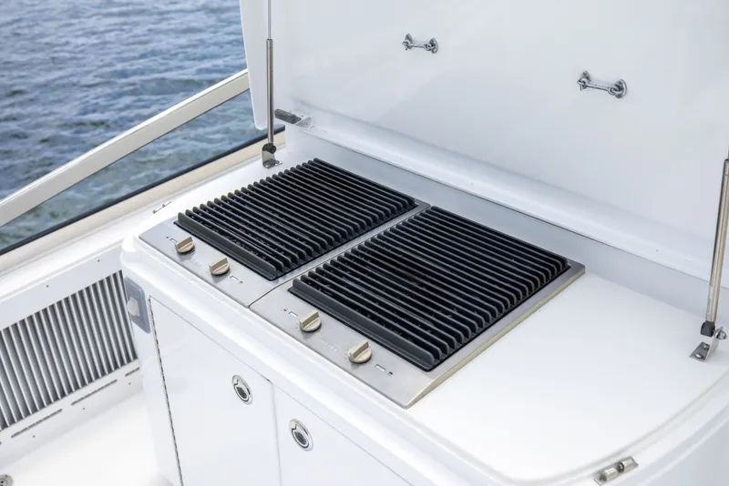 Slide: The Image of Hatteras 80 Motor Yacht 2005 - 8437001