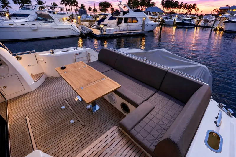 Slide: The Image of Prestige 520S 2019 - 8437109