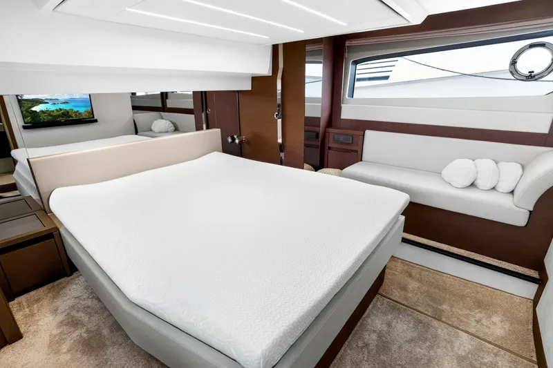 Slide: The Image of Prestige 520S 2019 - 8437153