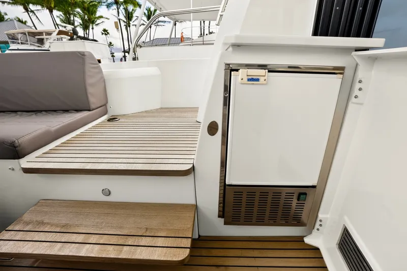 Slide: The Image of Prestige 520S 2019 - 8437110