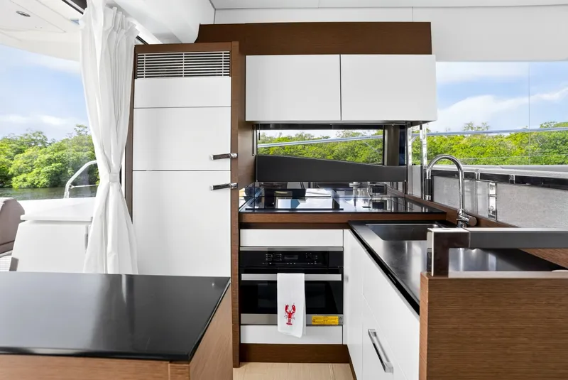 Slide: The Image of Prestige 520S 2019 - 8437128