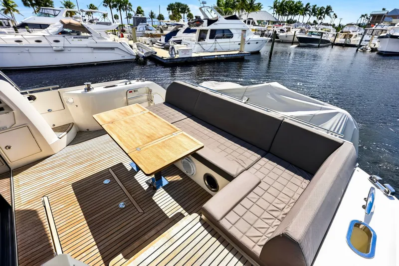 Slide: The Image of Prestige 520S 2019 - 8437107