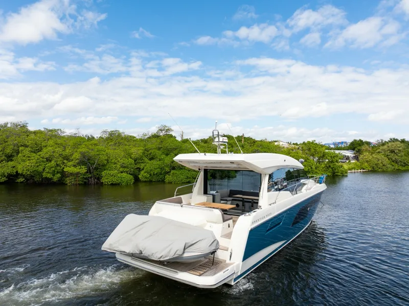 Slide: The Image of Prestige 520S 2019 - 8437096