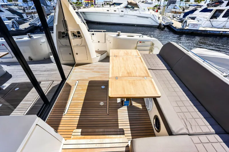 Slide: The Image of Prestige 520S 2019 - 8437108