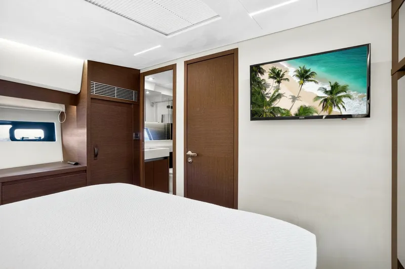 Slide: The Image of Prestige 520S 2019 - 8437151