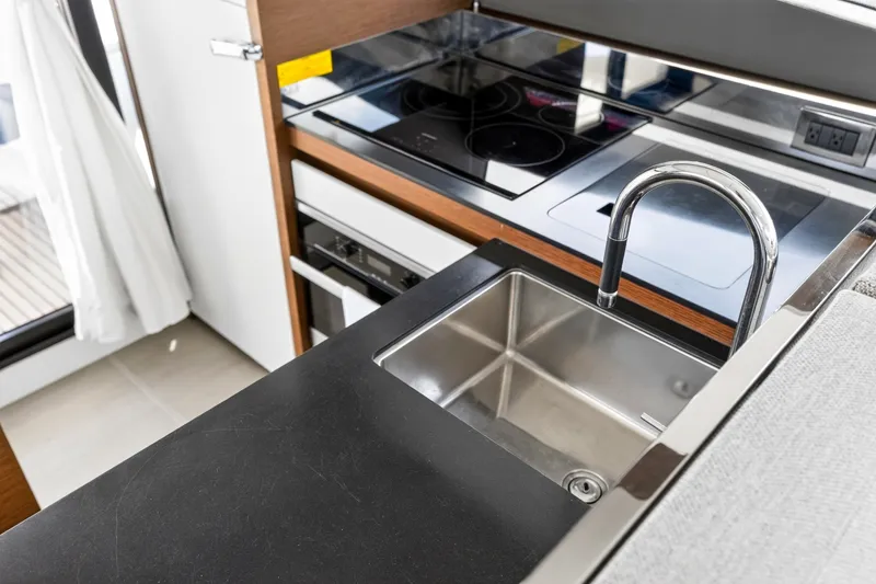 Slide: The Image of Prestige 520S 2019 - 8437133