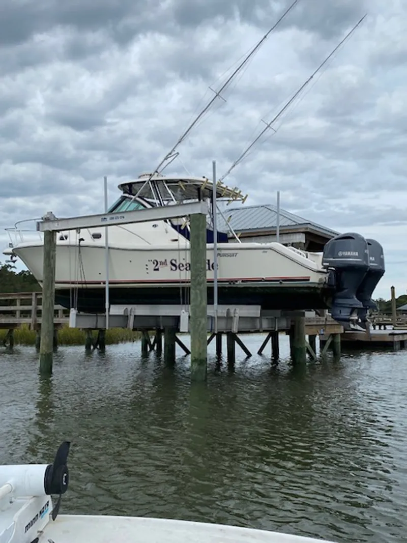 Slide: The Image of Pursuit 3370 Offshore 2005 - 8437052