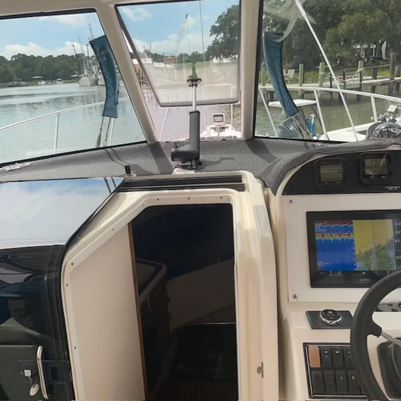 Slide: The Image of Pursuit 3370 Offshore 2005 - 8437069