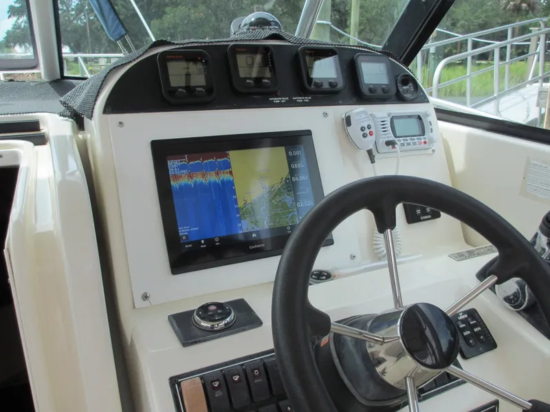 Slide: The Image of Pursuit 3370 Offshore 2005 - 8437061